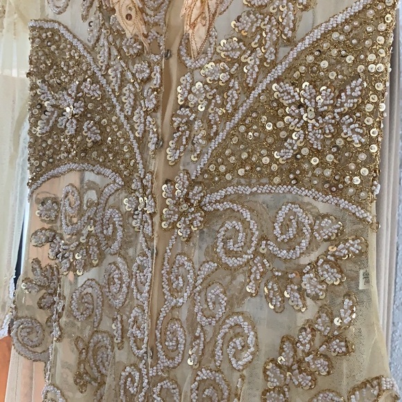INDONESIAN KEBAYA beautifully beaded collared dress in gold and ivory. Mesh - Picture 4 of 7
